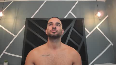  L O R E N Z O  Thumbs Up help  online show from 4, 10, 2025