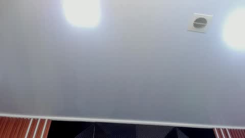  L O R E N Z O  Thumbs Up help  online show from 18, 10, 2025