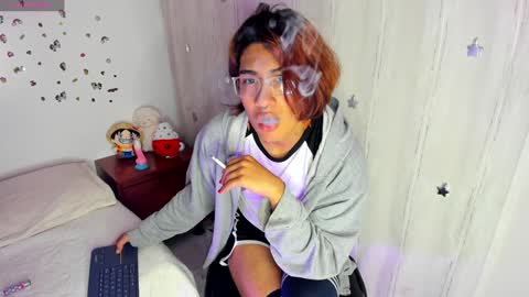 Snapshot of lorettmatthew chatting on 5, 1, 2025 LorettMatthew online show from 5, 1, 2025