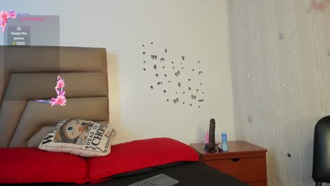 Snapshot of lorettmatthew chatting on 15, 1, 2025 LorettMatthew online show from 15, 1, 2025