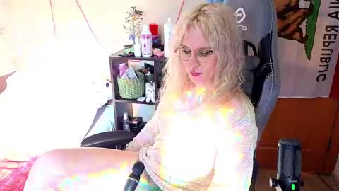 Lori -----------------------------------    online show from 28, 3, 2026