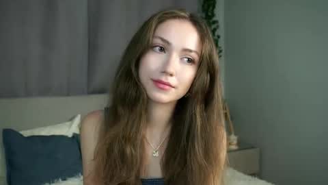 Snapshot of loriamarzinske chatting on 19, 9, 2025 Naomi online show from 19, 9, 2025