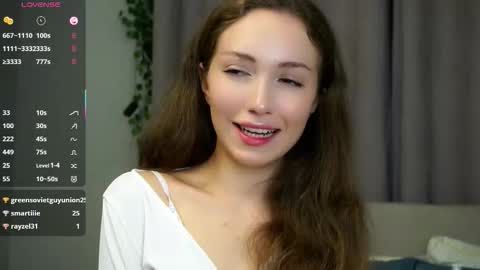 Snapshot of loriamarzinske chatting on 2, 10, 2025 Naomi online show from 2, 10, 2025