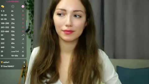 Snapshot of loriamarzinske chatting on 3, 10, 2025 Naomi online show from 3, 10, 2025