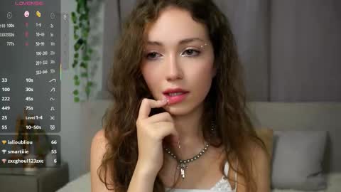 Snapshot of loriamarzinske chatting on 8, 10, 2025 Naomi online show from 8, 10, 2025