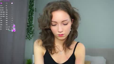 Snapshot of loriamarzinske chatting on 12, 11, 2025 Naomi online show from 12, 11, 2025