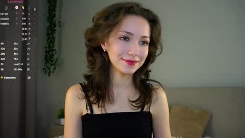 Snapshot of loriamarzinske chatting on 21, 11, 2025 Naomi online show from 21, 11, 2025