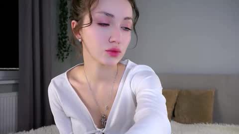 Snapshot of loriamarzinske chatting on 26, 11, 2025 Naomi online show from 26, 11, 2025