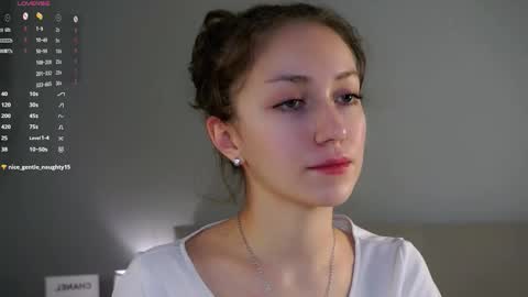 Snapshot of loriamarzinske chatting on 28, 11, 2025 Naomi online show from 28, 11, 2025