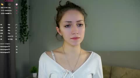 Snapshot of loriamarzinske chatting on 29, 11, 2025 Naomi online show from 29, 11, 2025