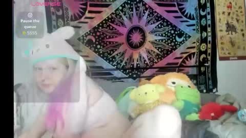 Lori Critter online show from 5, 4, 2026