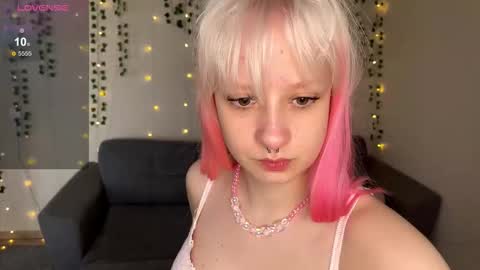 lorilorilorilori online show from 6, 11, 2025