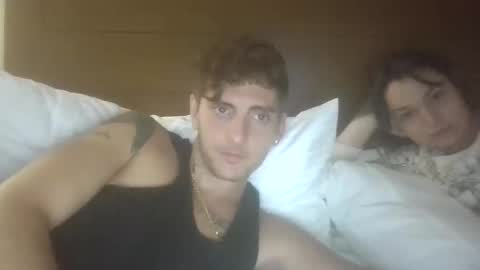 Snapshot of losrompecamera chatting on 31, 10, 2025 LosRompeCamera online show from 31, 10, 2025