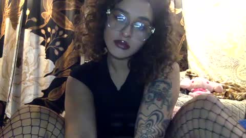 Snapshot of lotusflwr1 chatting on 4, 10, 2025 lotus online show from 4, 10, 2025