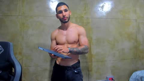 Snapshot of louis_connor chatting on 4, 3, 2025 Louis online show from 4, 3, 2025