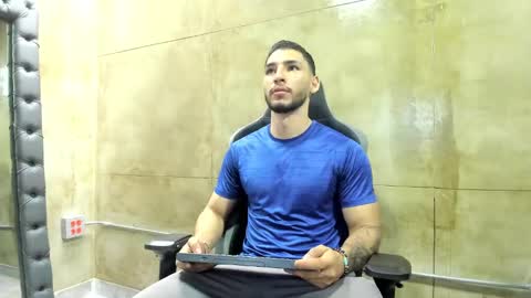 Snapshot of louis_connor chatting on 4, 3, 2025 Louis online show from 4, 3, 2025