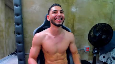 Snapshot of louis_connor chatting on 6, 3, 2025 Louis online show from 6, 3, 2025