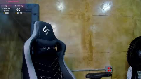 Snapshot of louis_connor chatting on 9, 3, 2025 Louis online show from 9, 3, 2025