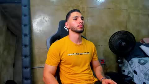 Snapshot of louis_connor chatting on 10, 3, 2025 Louis online show from 10, 3, 2025