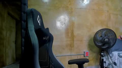 Snapshot of louis_connor chatting on 11, 3, 2025 Louis online show from 11, 3, 2025