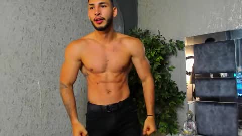 Snapshot of louis_connor chatting on 2, 10, 2025 Louis online show from 2, 10, 2025