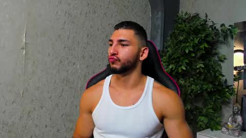 Snapshot of louis_connor chatting on 3, 10, 2025 Louis online show from 3, 10, 2025