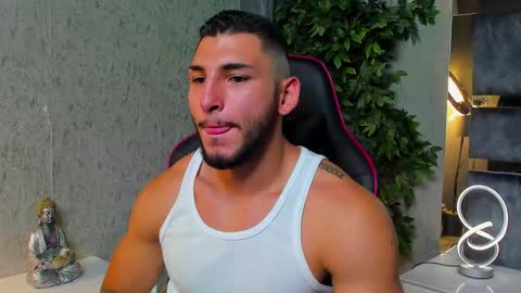 Snapshot of louis_connor chatting on 11, 10, 2025 Louis online show from 11, 10, 2025