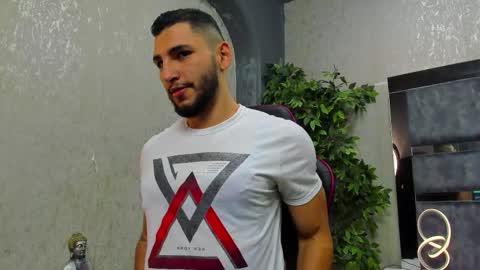 Snapshot of louis_connor chatting on 15, 10, 2025 Louis online show from 15, 10, 2025