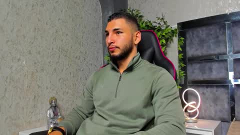 Snapshot of louis_connor chatting on 17, 10, 2025 Louis online show from 17, 10, 2025