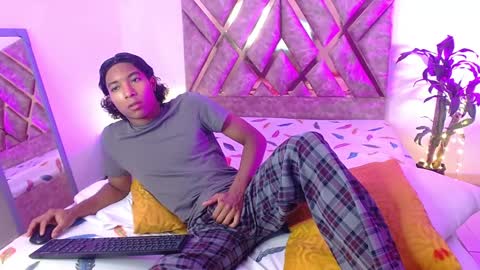 Snapshot of louis_hardstar chatting on 24, 1, 2025 Louis Valdz online show from 24, 1, 2025