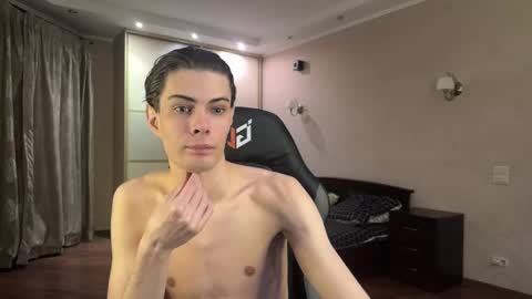 Snapshot of louis_preston chatting on 1, 3, 2025 Mark online show from 1, 3, 2025