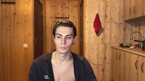 Snapshot of louis_preston chatting on 21, 10, 2025 Mark online show from 21, 10, 2025