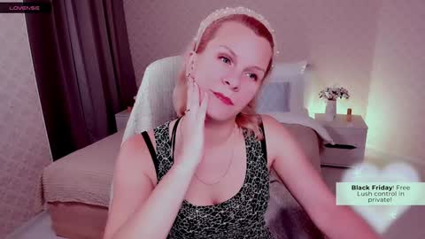 Snapshot of louisa_bay chatting on 8, 12, 2024 Louisa online show from 8, 12, 2024