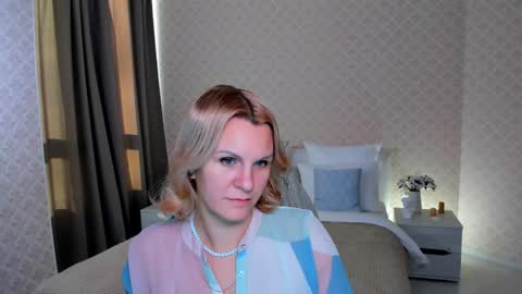 Snapshot of louisa_bay chatting on 13, 12, 2024 Louisa online show from 13, 12, 2024