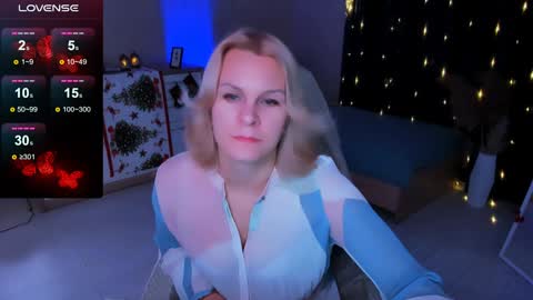 Snapshot of louisa_bay chatting on 4, 1, 2025 Louisa online show from 4, 1, 2025