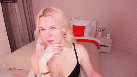 Snapshot of louisa_bay chatting on 27, 1, 2025 Louisa online show from 27, 1, 2025