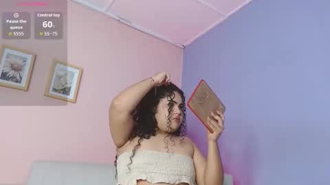 Snapshot of lourdes_moon22 chatting on 9, 10, 2025 lourdes_moon22 online show from 9, 10, 2025
