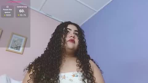 Snapshot of lourdes_moon22 chatting on 11, 10, 2025 lourdes_moon22 online show from 11, 10, 2025