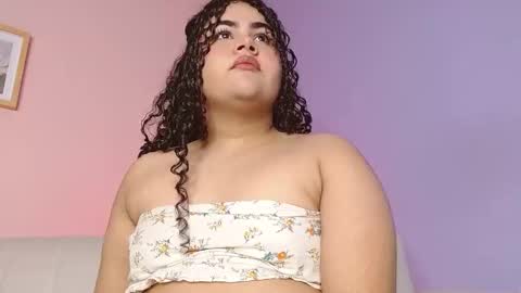 Snapshot of lourdes_moon22 chatting on 17, 10, 2025 lourdes_moon22 online show from 17, 10, 2025