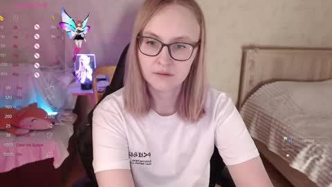 Snapshot of love_agatha chatting on 23, 11, 2025 Agatha online show from 23, 11, 2025