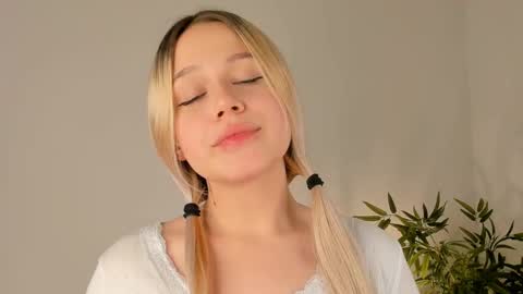 Eva online show from 12, 11, 2025