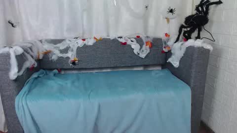 Snapshot of love_bella_ chatting on 18, 10, 2025 love bella online show from 18, 10, 2025