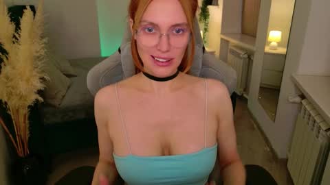 Snapshot of love_call chatting on 10, 10, 2025 love_call online show from 10, 10, 2025