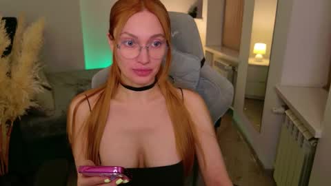 Snapshot of love_call chatting on 11, 10, 2025 love_call online show from 11, 10, 2025