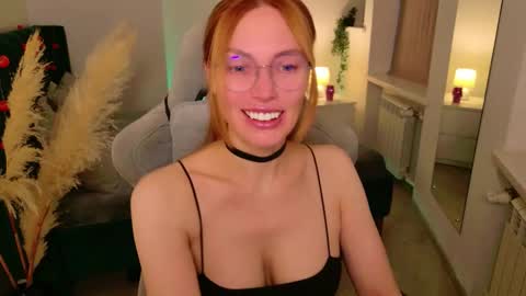 Snapshot of love_call chatting on 18, 10, 2025 love_call online show from 18, 10, 2025