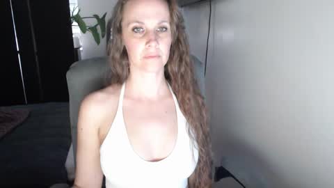 Snapshot of love_on_ chatting on 1, 12, 2024 LoVe On online show from 1, 12, 2024