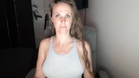 Snapshot of love_on_ chatting on 14, 9, 2025 LoVe On online show from 14, 9, 2025