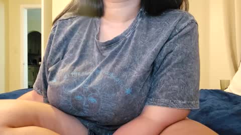 Snapshot of love_raquel_xo chatting on 23, 9, 2025 Raquel Love online show from 23, 9, 2025