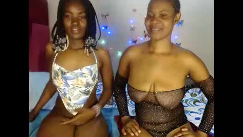 Snapshot of love_sparkle chatting on 14, 10, 2025 love_sparkle online show from 14, 10, 2025