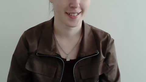 Snapshot of love_vivian chatting on 6, 11, 2025 Vivian online show from 6, 11, 2025